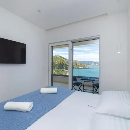 Luxury Navis - بيت للعطل