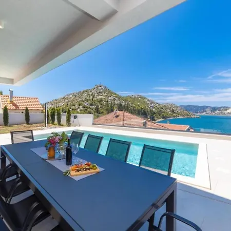 Luxury Navis - بيت للعطل *