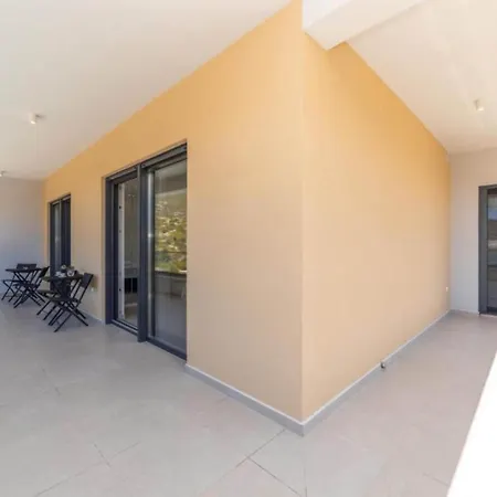 Luxury Navis - بيت للعطل