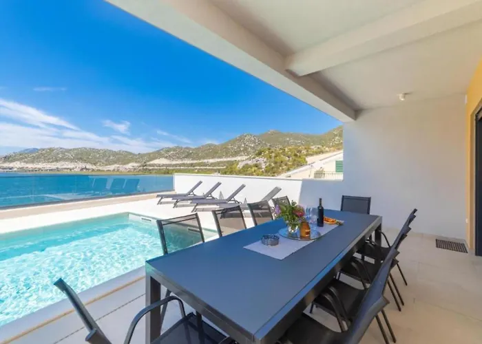 בית נופש Luxury Navis - *