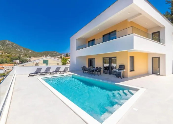 בית נופש Luxury Navis - Rogotin