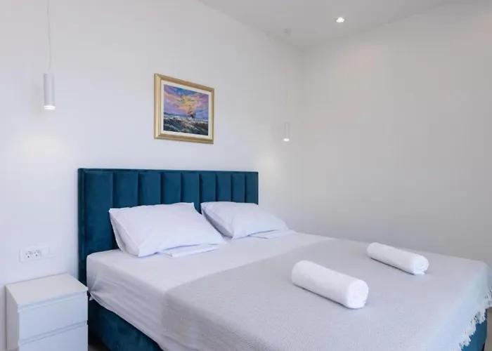 Luxury Navis - בית נופש