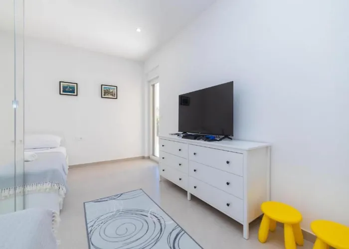 בית נופש Luxury Navis - *