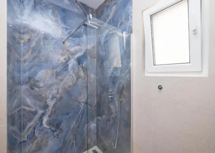 בית נופש Luxury Navis - Rogotin