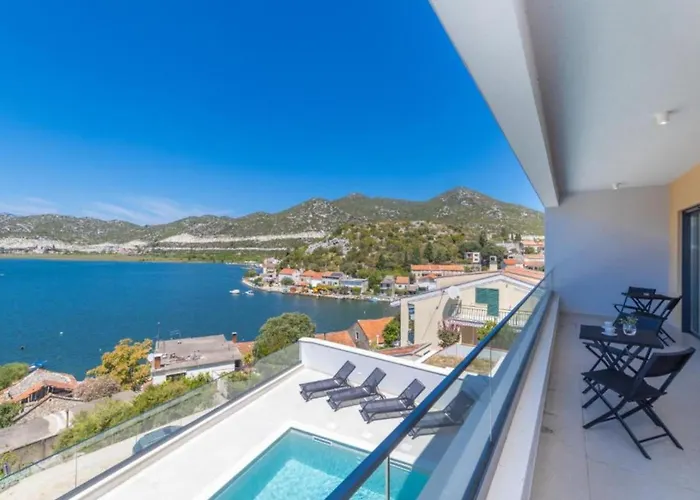 בית נופש Luxury Navis - *