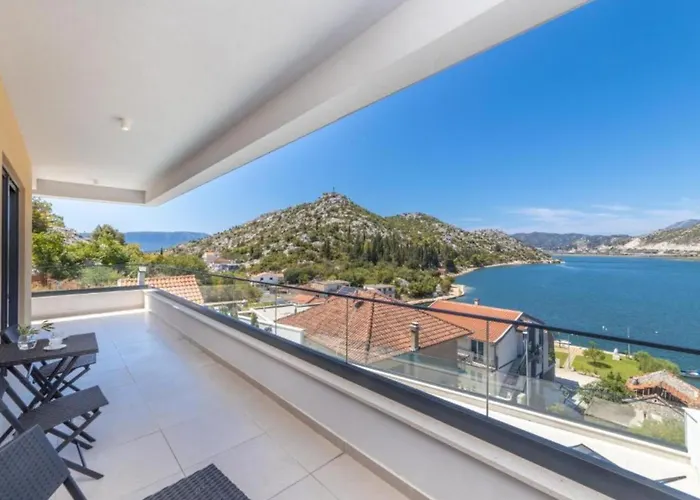 Luxury Navis - Rogotin