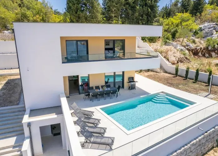 בית נופש Luxury Navis - *